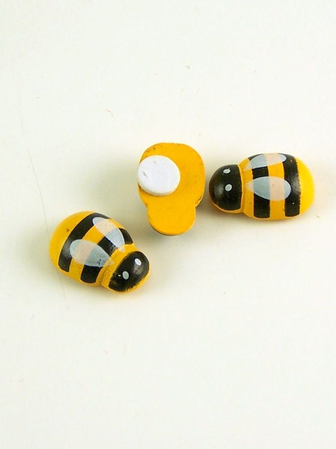 Bumble Bee Buttons